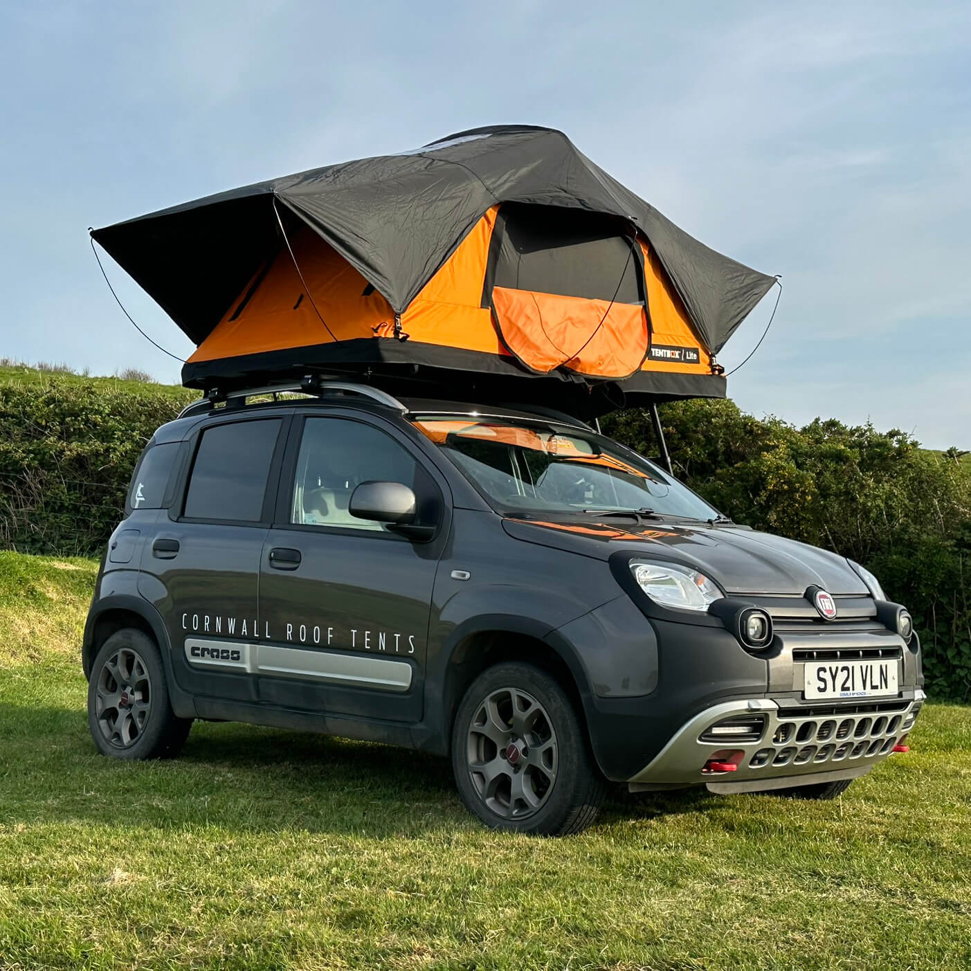 Rental: Bruce the Panda Cross 4x4 with TentBox